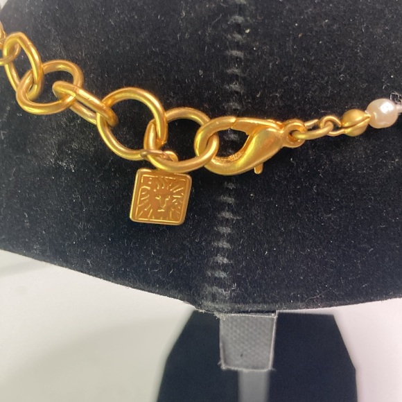 ANNE KLEIN Pearl Necklace w/Genuine Cubic Zirconia Gold tone AK Lion Pendant - Picture 4 of 9